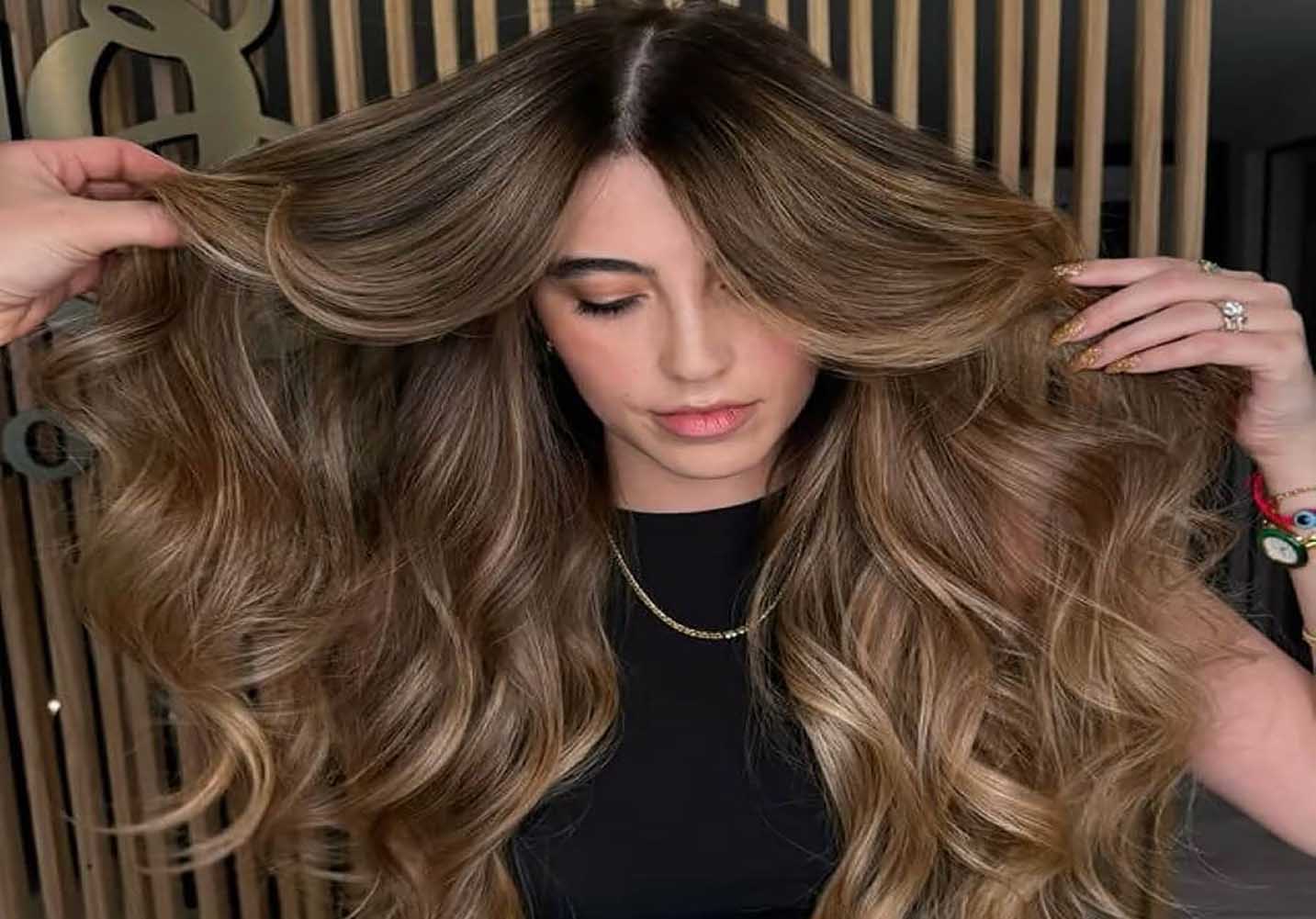 Les 5 couleurs de cheveux les plus tendance de l’été 2025